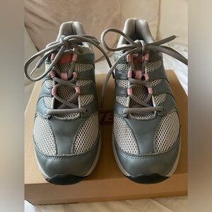 MBT Walking Shoes Never Worn Size 7-7 1/2. European size 38
